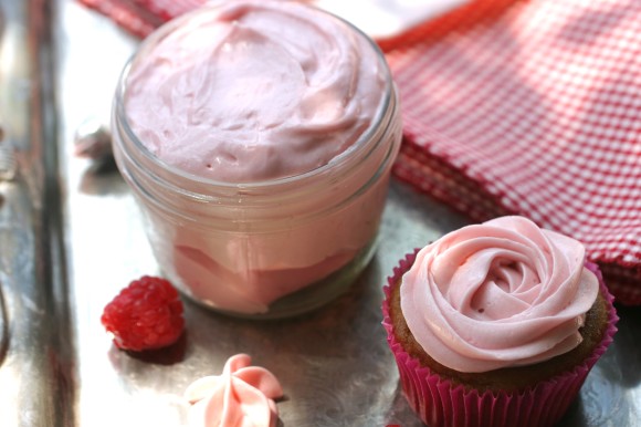 Raspberry Vegan Frosting 4