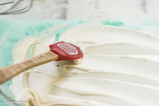 whipped coconut cream frosting