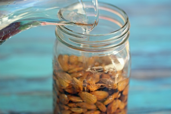 how-to-make-almond-milk-4