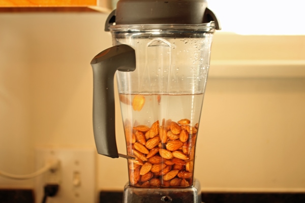 how-to-make-almond-milk-9