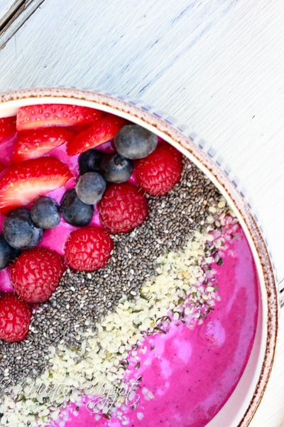 pitaya dragon fruit smoothie bowl